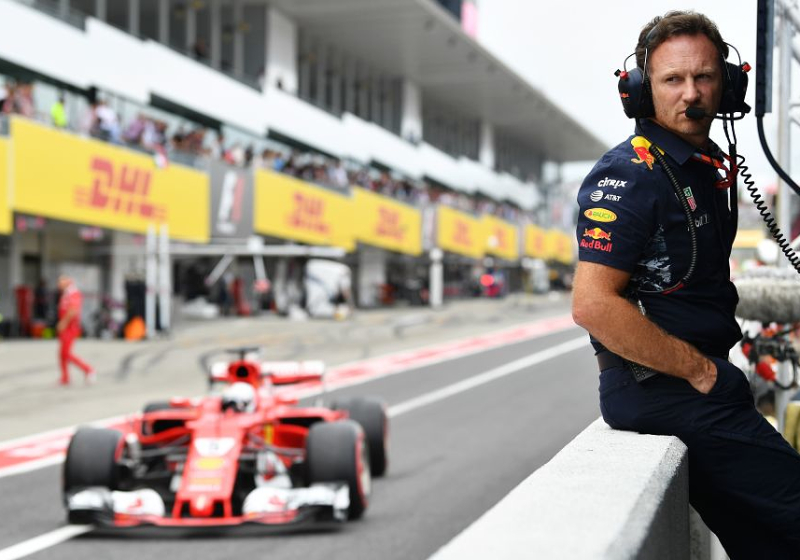 Horner: "Laten we niet vergeten dat Mercedes een plek vrij heeft volgend jaar"