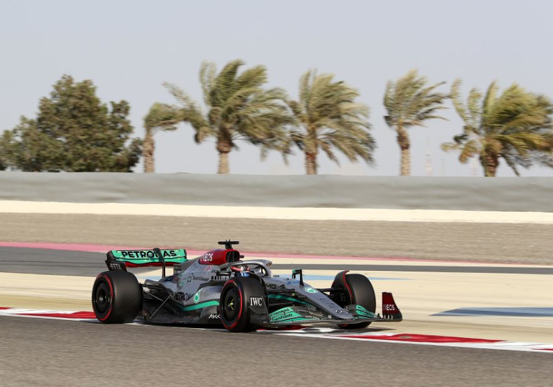 Mercedes: "Maximaal één of twee tienden van achterstand komt door de motor"