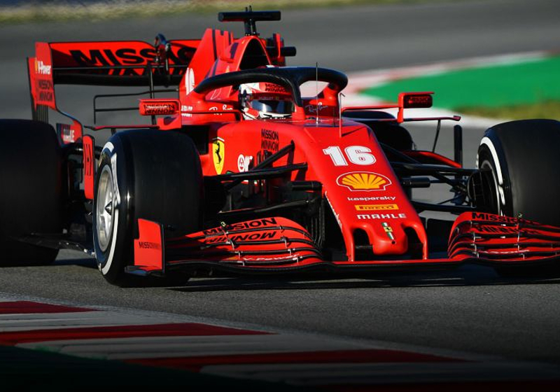 Ferrari terug op het asfalt, Verstappen topfit aan de start | Social Wall #63