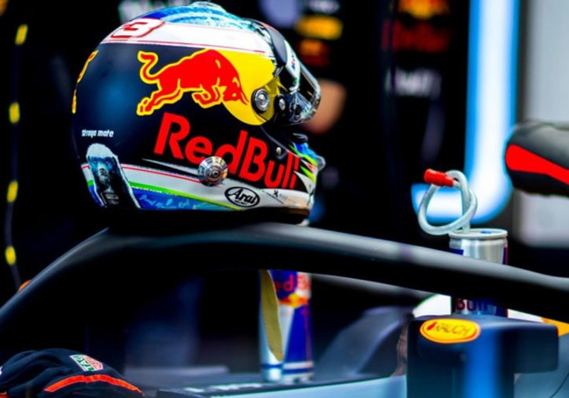 Ricciardo toont gedeelte van zijn nieuwe helm