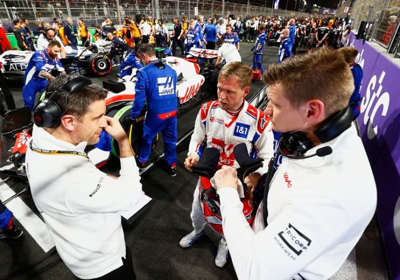 Magnussen reveals bizarre Haas neck fix