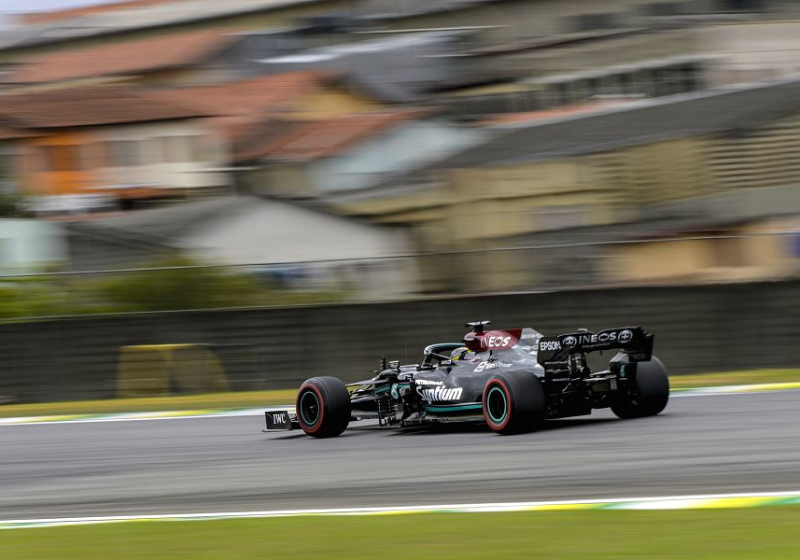 Zo reageert de wereld op sprintrace São Paulo: "Hamilton is de grootste coureur aller tijden"