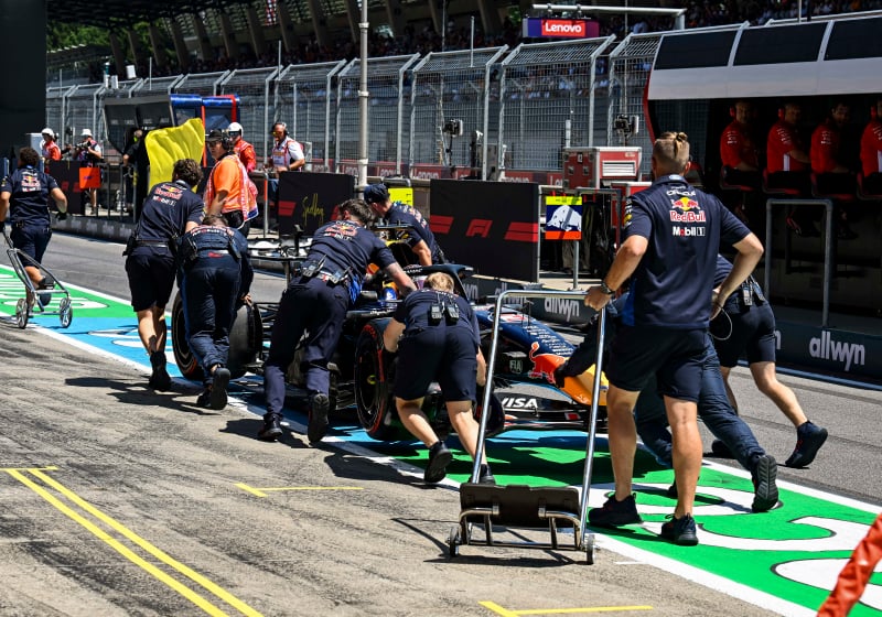 Antonelli bepaalt tempo in Oostenrijk, Verstappen herstelt van moeizame start