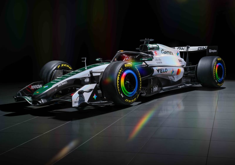 McLaren ziet af van papajaoranje en onthult volledig nieuwe livery | F1 Shorts