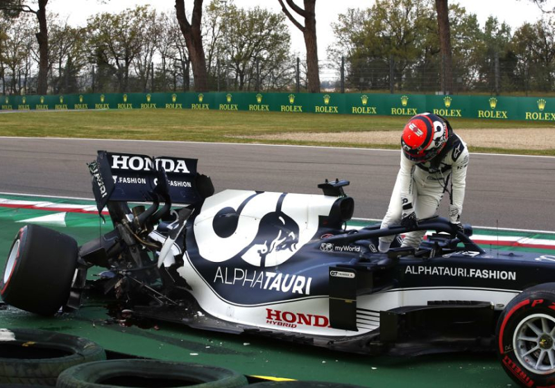 VIDEO: Tsunoda veroorzaakt code rood met snelle crash in Q1