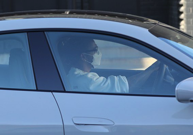 Hamilton in elektrische Porsche Taycan Turbo S gespot