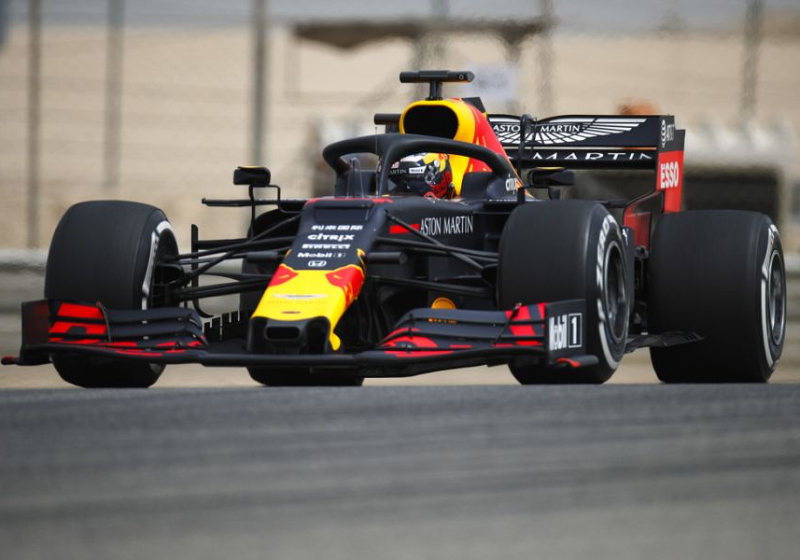 Red Bull Racing steekt RB15 in James Bond-jasje voor Britse Grand Prix