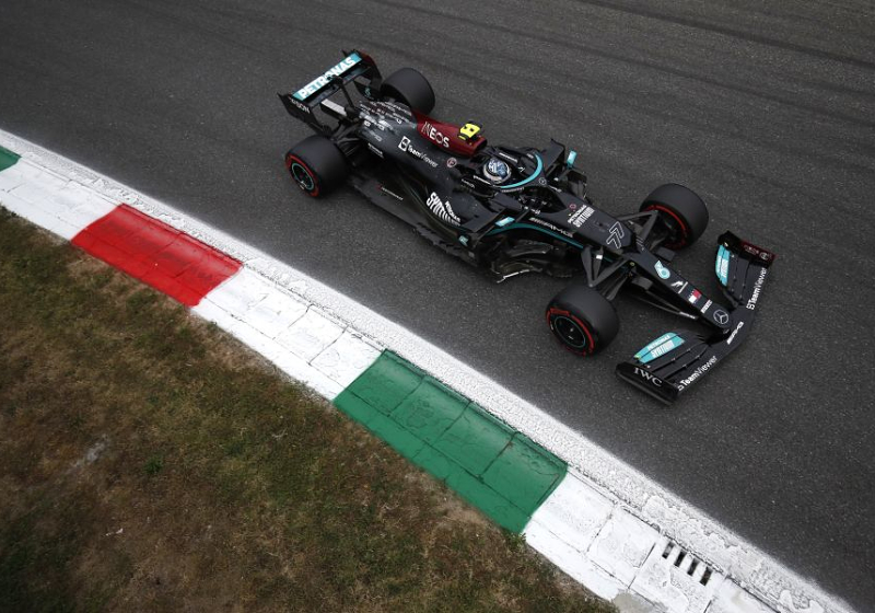 Red Bull maakt zich zorgen over 'alarmerende' prestaties Mercedes-motor