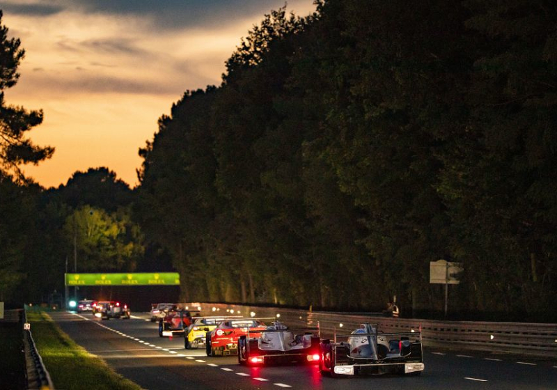 Le Mans sunrise report: Toyota keeps lead but the night has taken a toll