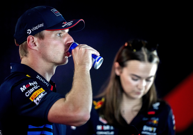 Verstappen klaar met gepraat over problemen Red Bull: 'En dat geldt niet alleen voor Zak Brown'