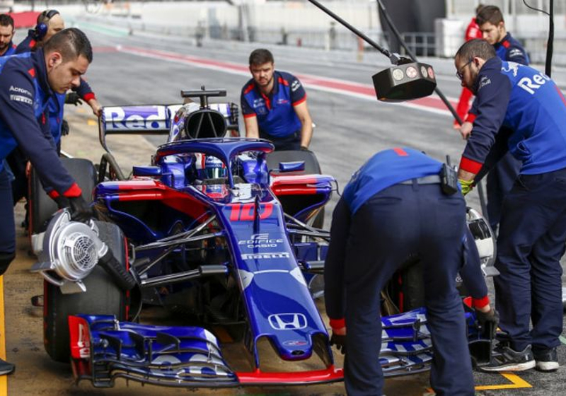 STATS: Hamilton and Honda on top