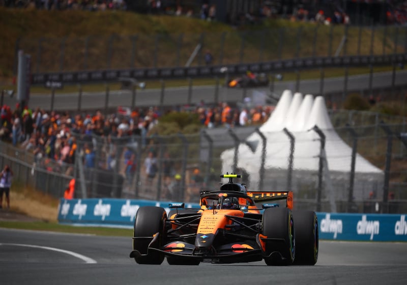 LIVE | Dutch GP: Verstappen ligt na crash uit de race! Code rood hangt uit
