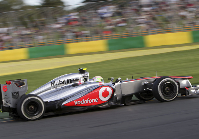 "Checo Pérez volverá a McLaren o correrá en Haas en 2026"