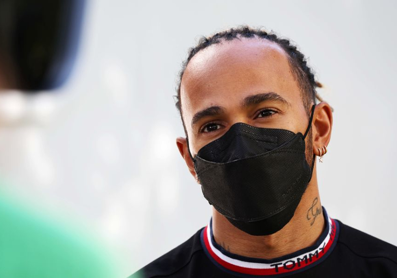 Hamilton laat zich niet afleiden: "Mensen projecteren hun tekortkomingen op mij"