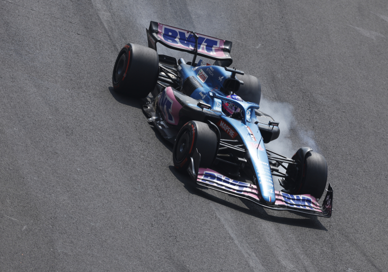 Fernando Alonso avanza de milagro a la Q2 de Abu Dhabi