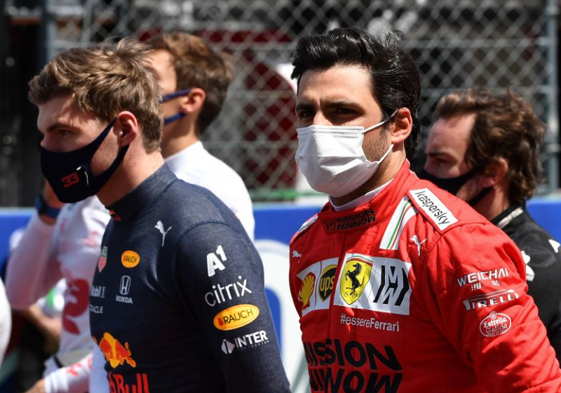 Verstappen dolt met Sainz: "Je hebt het verpest man, je bent te oud!"
