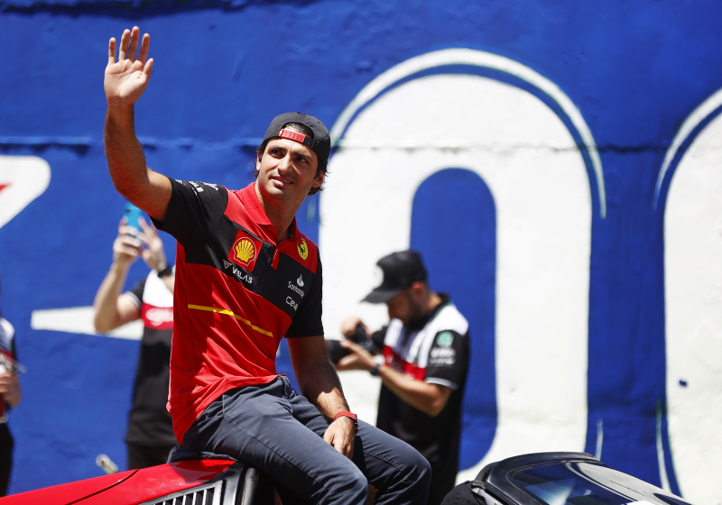 La VERDAD sobre las negociaciones entre Sainz y Ferrari