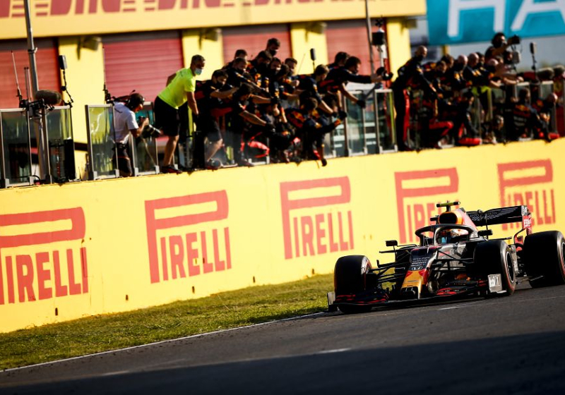 Red Bull Racing verslaat Mercedes in de pitstraat