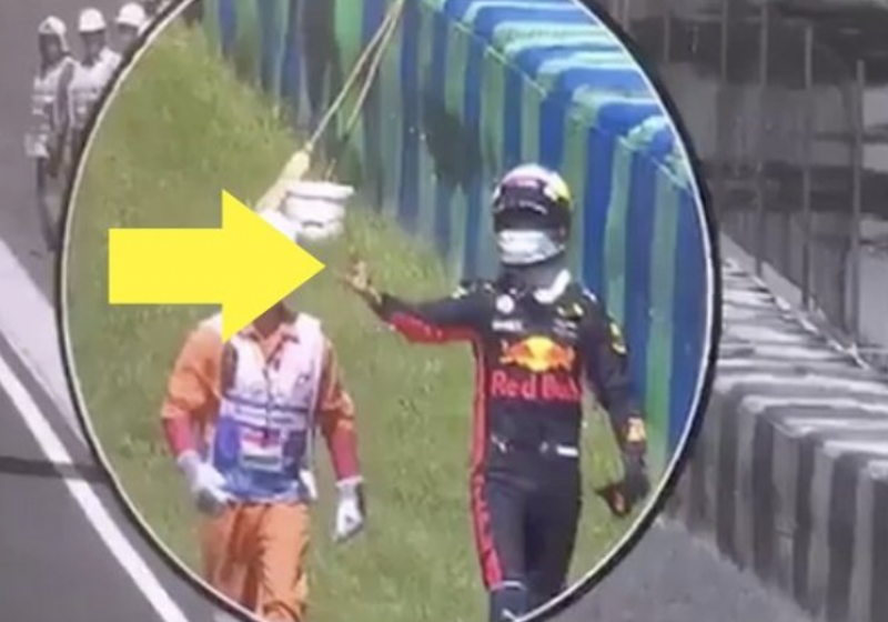 VIDEO: Ricciardo stak middelvinger op naar Verstappen