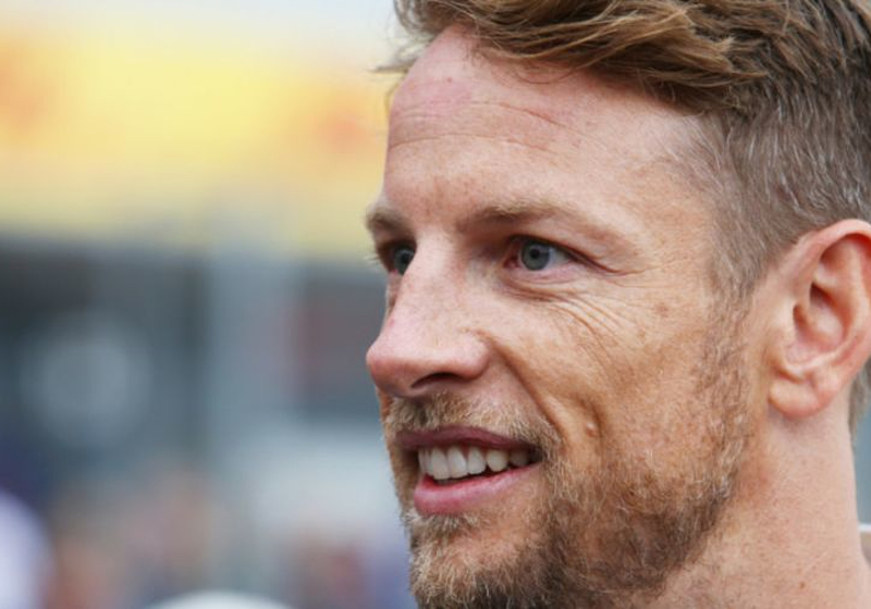 Voormalig F1-coureur Jenson Button is vader geworden