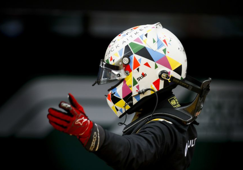 Aitken: "Weet niet of Renault zo betrokken is bij de junioren als zij hopen"