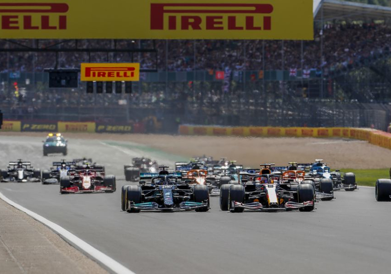 Horner over Verstappen op Silverstone: "Zwaarste crash uit zijn carrière"