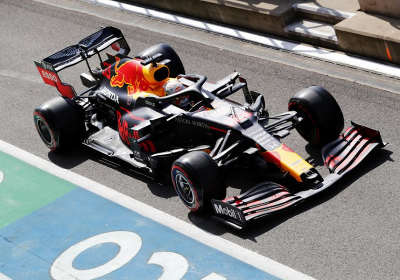 Red Bull tiende langzamer dan vorig jaar, Mercedes zeven tienden sneller