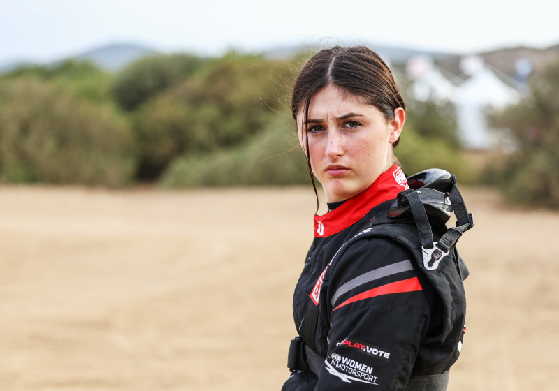 Piloto mujer de 17 años DEBUTARÁ con Williams en Arabia Saudita