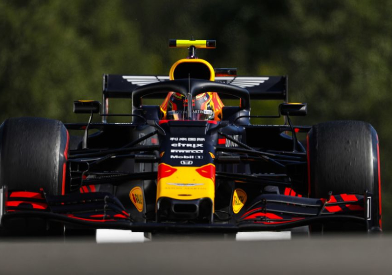 Vuurdoop voor Albon in RB15: 'Heb nog wel wat tijd nodig om eraan te wennen'