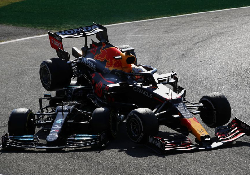 Hamilton Verstappen crash went "too far" - Hill