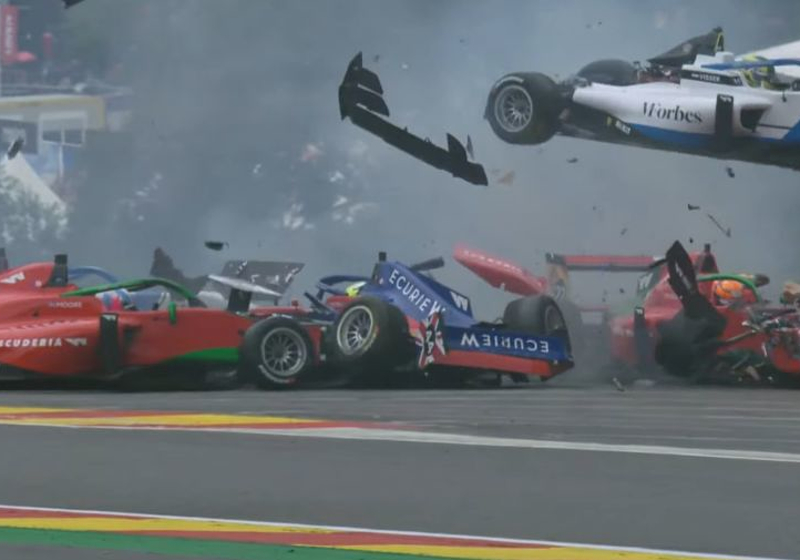 W Series qualifying interrupted by huge Spa shunt