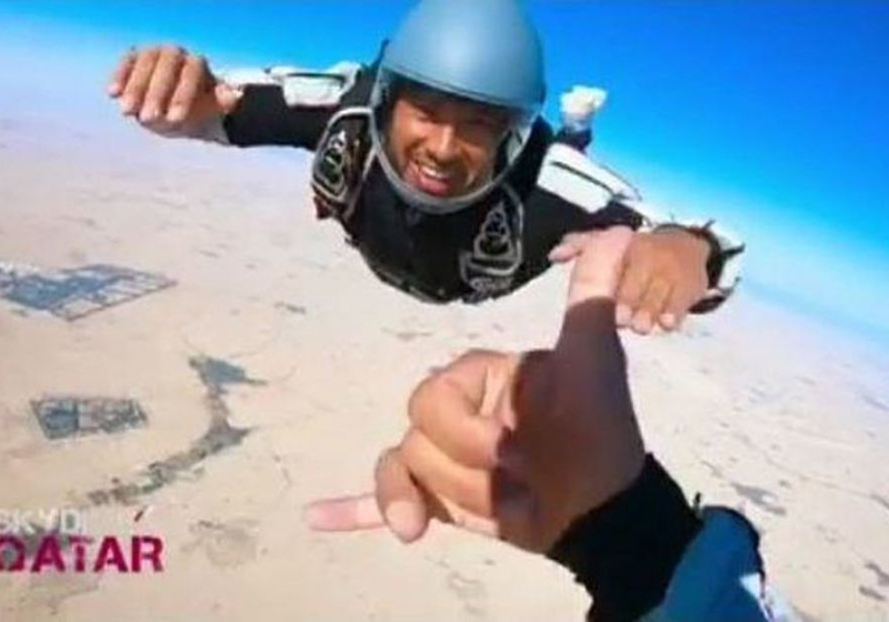 VIDEO: Lewis Hamilton goes skydiving before Australian GP