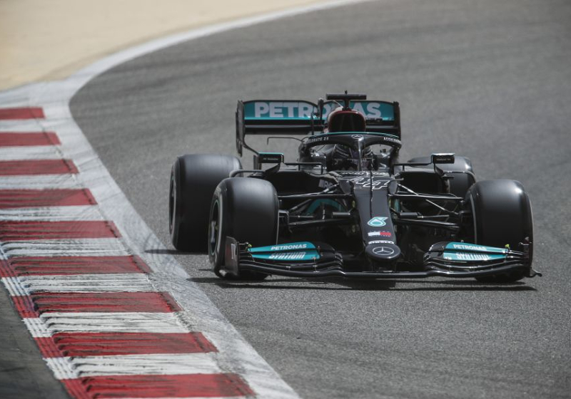 Hamilton verwacht drukke periode: "Ziet ernaar uit dat we niet snel genoeg zijn"