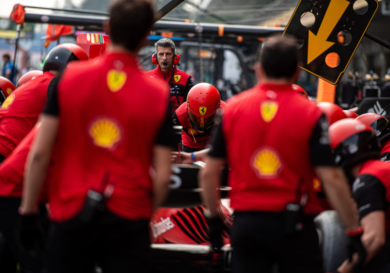 Ferrari explica el plan A-B-C de Charles Leclerc