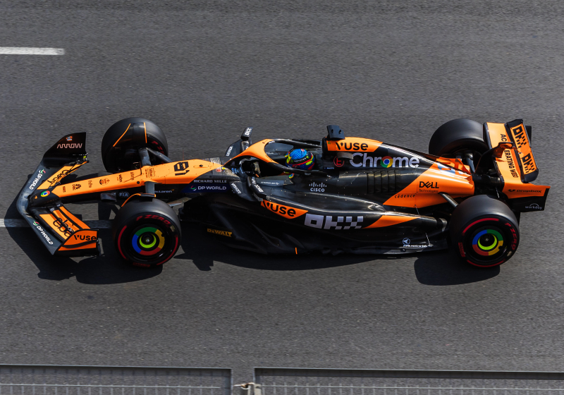 McLaren creëerde onveilige situatie in de pits en krijgt boete van de FIA
