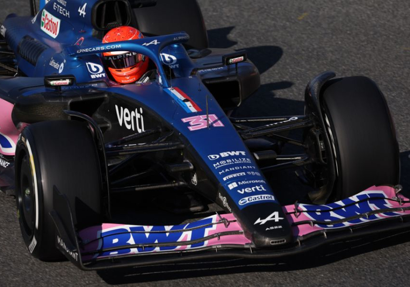 VIDEO: Fuego en el coche de Esteban Ocon