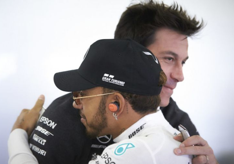 Wolff over Halo: 'Zou mezelf niet vergeven als we tegen hadden gestemd'