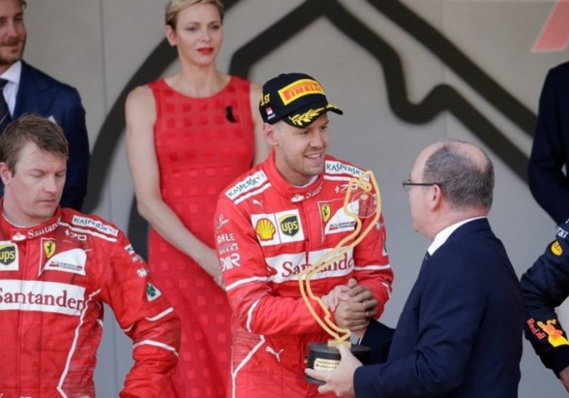 VIDEO: Blijdschap bij Vettel, teleurstelling bij Räikkönen