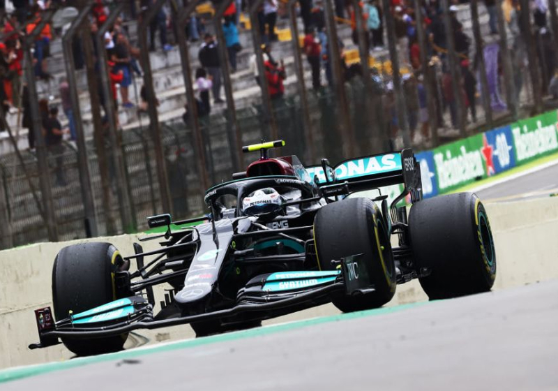 "De 'Silver Arrow' keert terug: Mercedes in 2022 van zwarte naar zilveren livery"