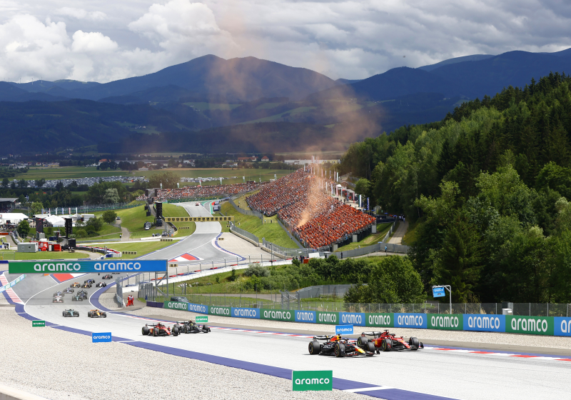 Verstappen legt machtsvertoon ten tonele tijdens Grand Prix van Oostenrijk