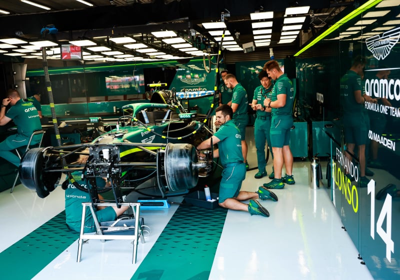 Aston Martin toont nieuwe AMR26 in Hongarije: opvallende veranderingen gespot