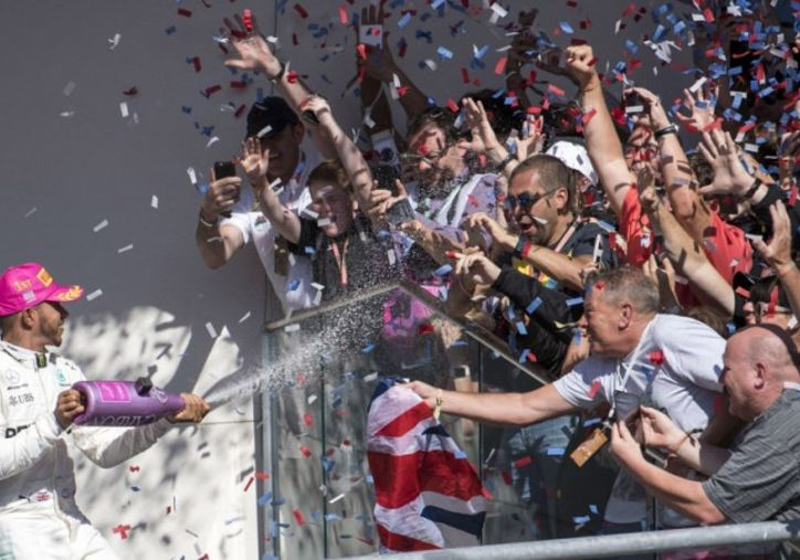 Mercedes noteert de snelste bandenwissel in Austin