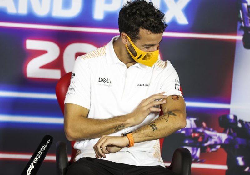 Ricciardo was niet jaloers bij zien kampioenschap Verstappen: "Ben blij voor ze"