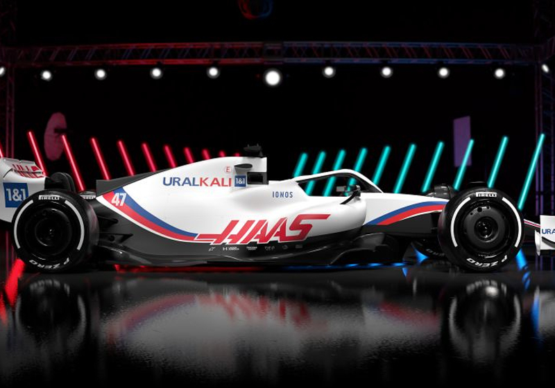 Internet leeft zich uit na openbaring nagenoeg identieke 2022 livery Haas F1