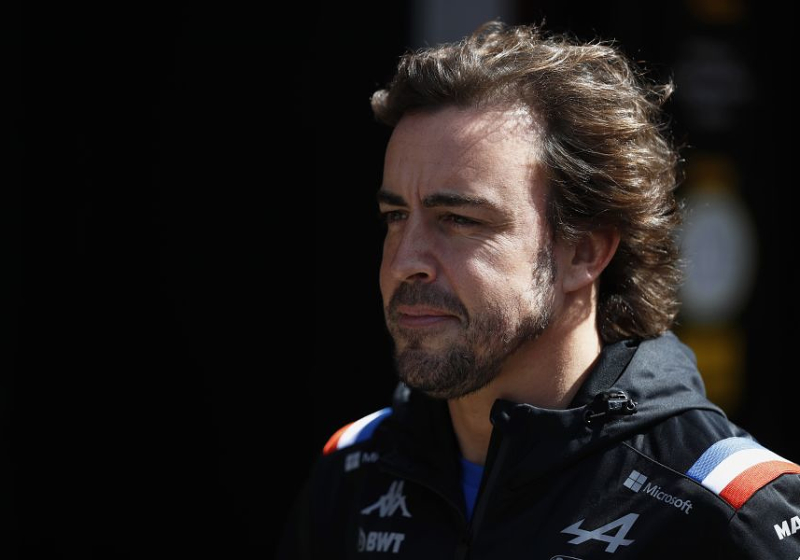Alonso makes stunning Aston Martin move