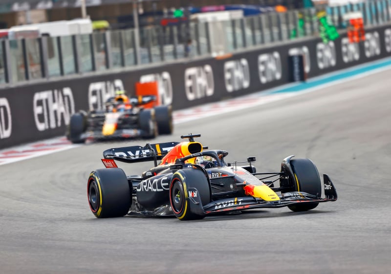 Verstappen dominates as Hamilton ends miserable season with retirement