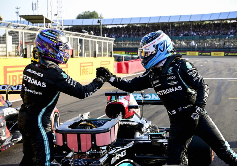 Hamilton chooses Bottas as 2022 Mercedes team-mate
