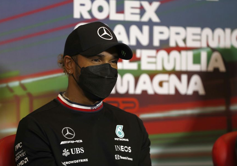 Hamilton slaat terug: "Ik ben degene die beslist wanneer het klaar is"