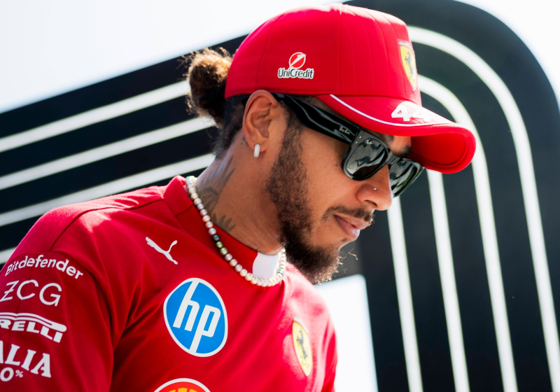 Lewis Hamilton Oggi: Esperto di F1 per i suoi commenti odiosi; Rinuncia alla Ferrari