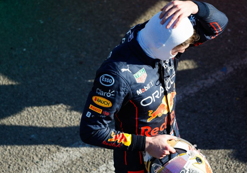 Boardradio gefrustreerde Verstappen tijdens DNF: "Ik ruik een rare vloeistof"